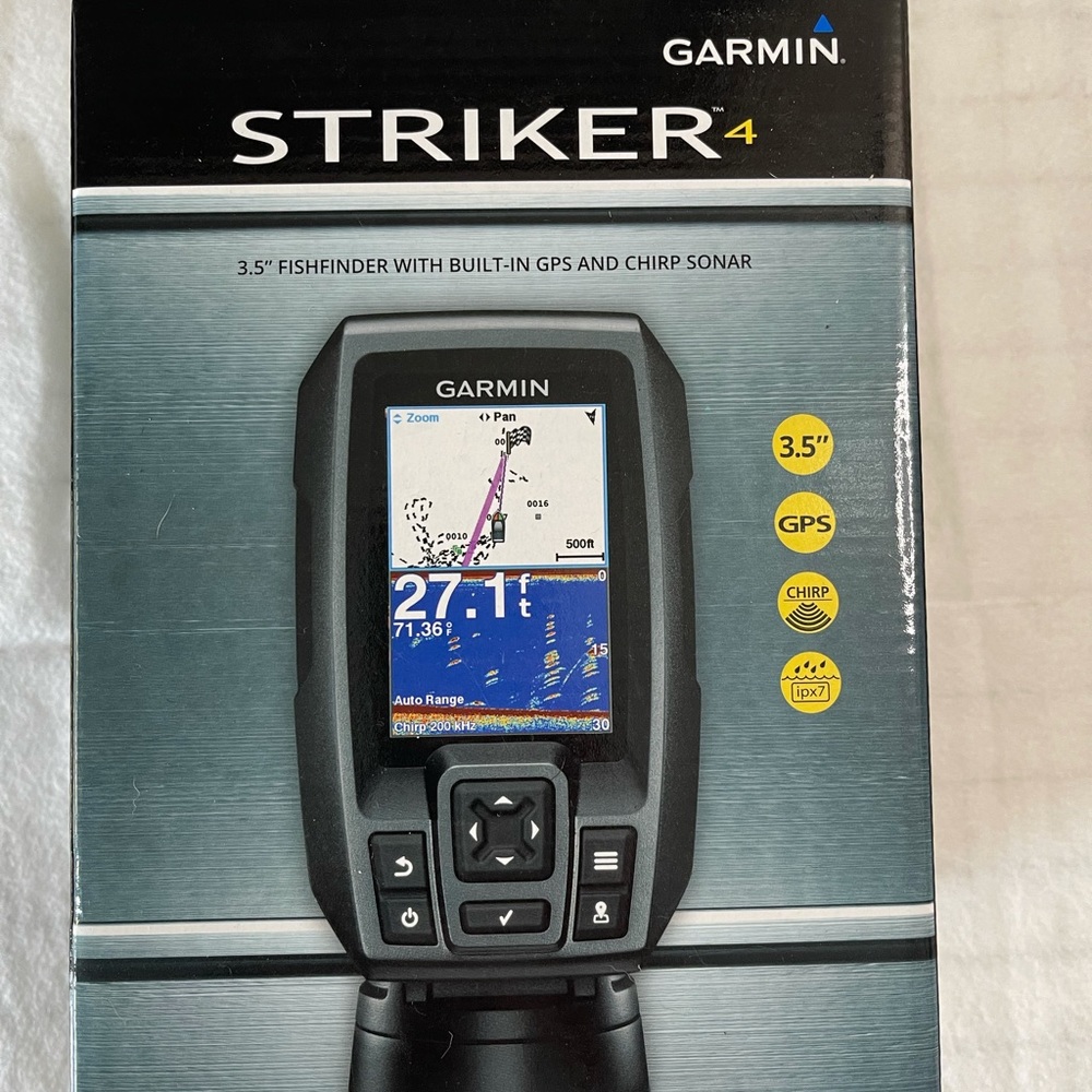 STRIKER™ 4 With Dual-beam Transducer Never Used